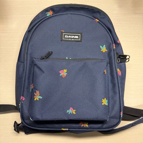 Dakine Essentials Pack Mini 7L Unisex Mini Backpack Color Mini Tropical - Picture 10 of 12